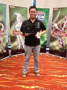 Der Sieger des ersten Yu-Gi-Oh! Championship Series Turniers in Ozeanien kommt aus Singapur