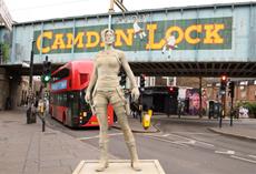 Lara Croft Statue in London enth&uuml;llt - TOMB RAIDER: The LIVE Experience er&ouml;ffnet im April