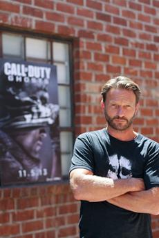 Thomas Kretschmann ist die deutsche Stimme hinter Call of Duty: Ghosts